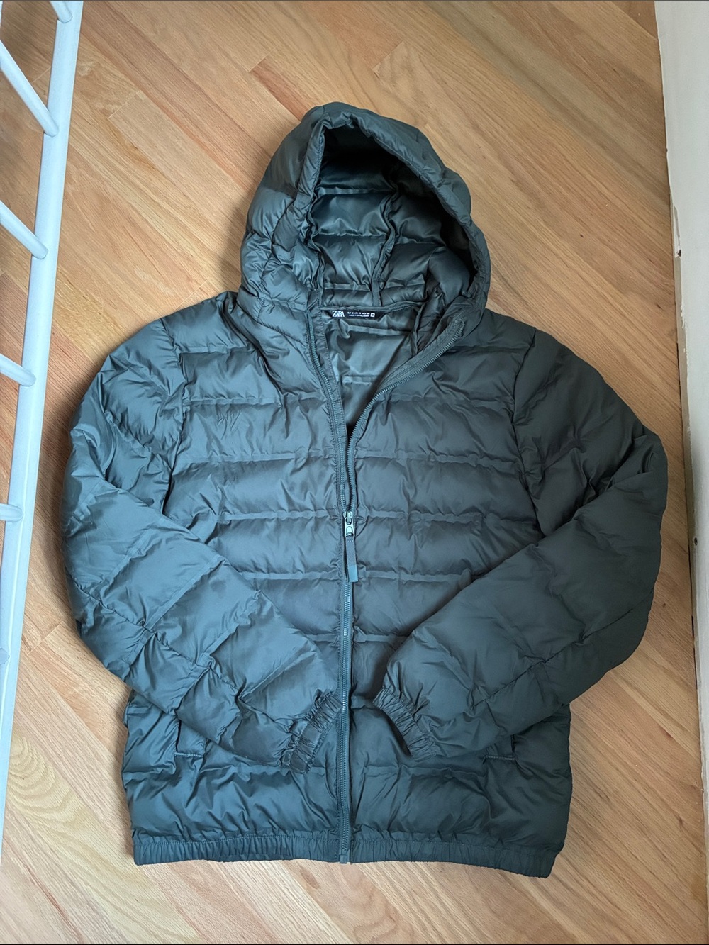 Zara puffy zip up jacket S